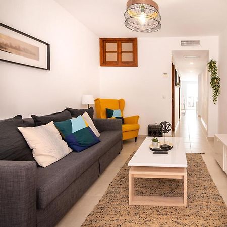 Lovely Cozy 2-Bedroom Residential Home With Patio Бенальмадена Экстерьер фото