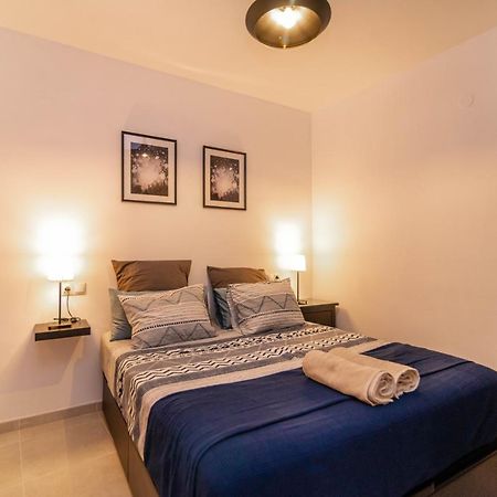 Lovely Cozy 2-Bedroom Residential Home With Patio Бенальмадена Экстерьер фото